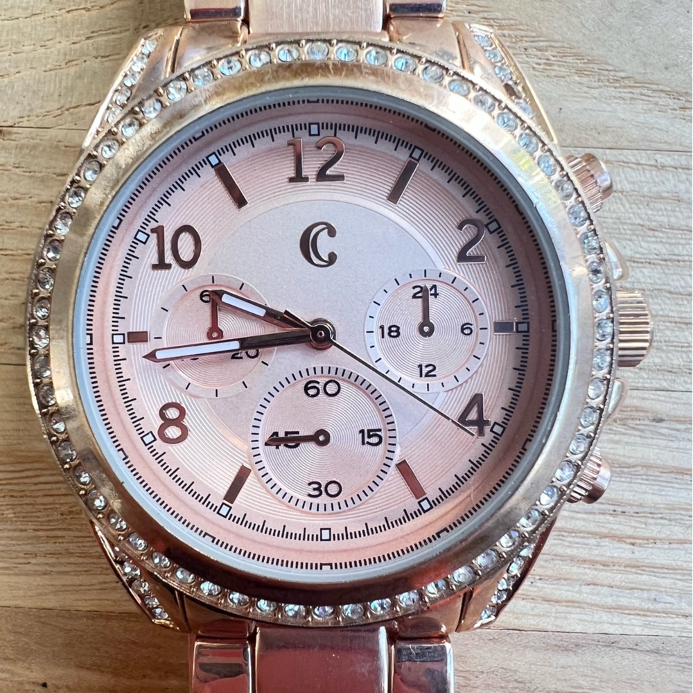 Charming Charlie ladies rose gold tone fashion watch NEW BATTERY